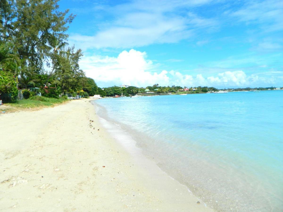 Ariel Beach Villa* Grand Baie Exterior photo